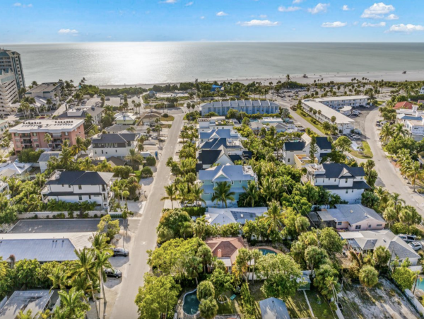 Lido Key Vacation Home with 2 Bedroom and Private Pool